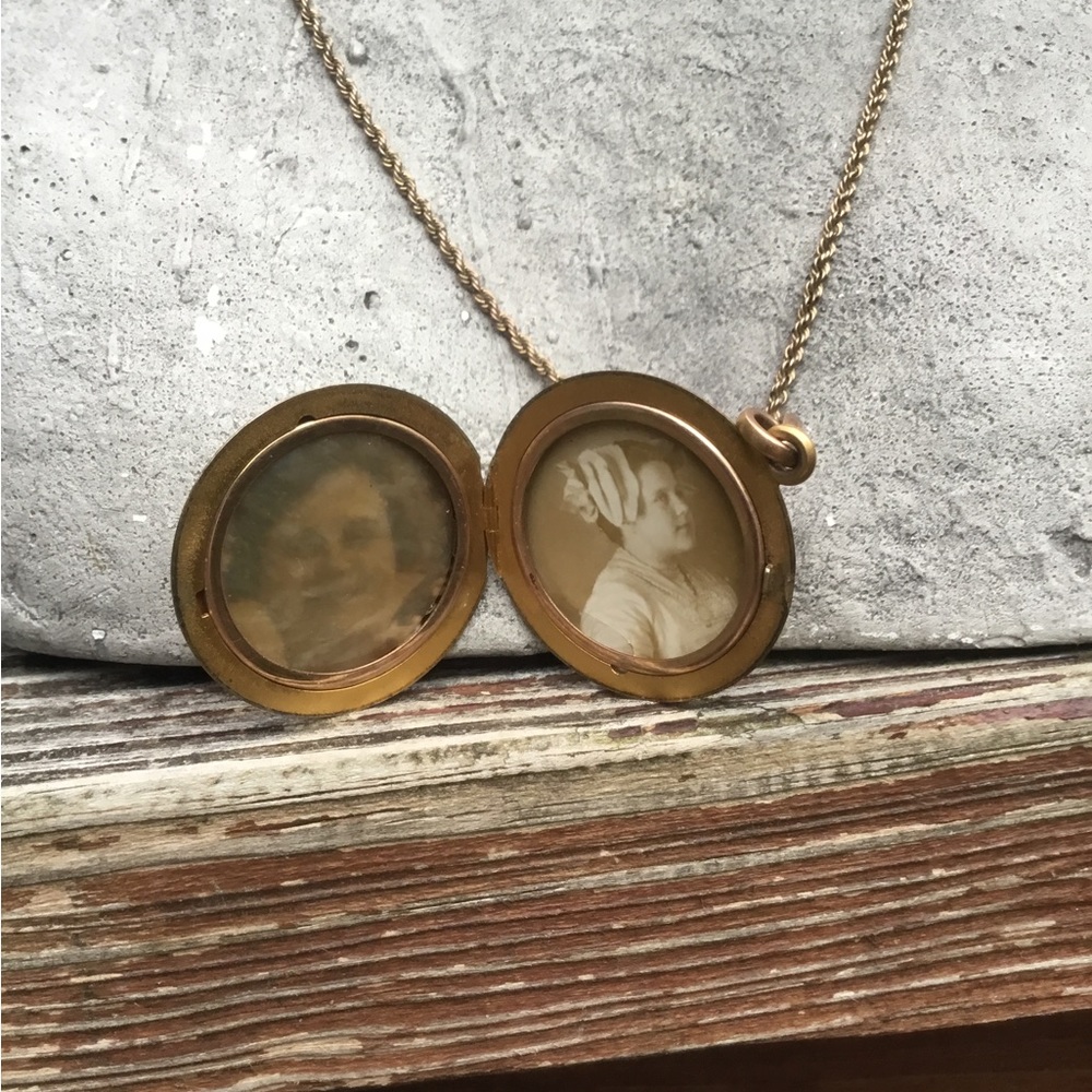 Vintage Locket With Script Initials..Not Certain … - image 2
